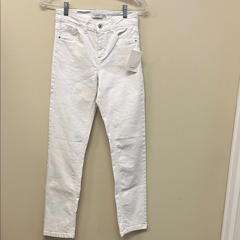 b.young White Jeans Sz27 NWT